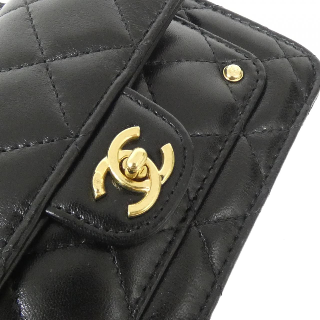 Chanel Lambskin Chain Clutch