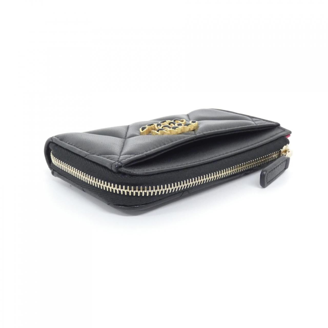 Chanel Chanel 19 Lambskin Card Case Handbag