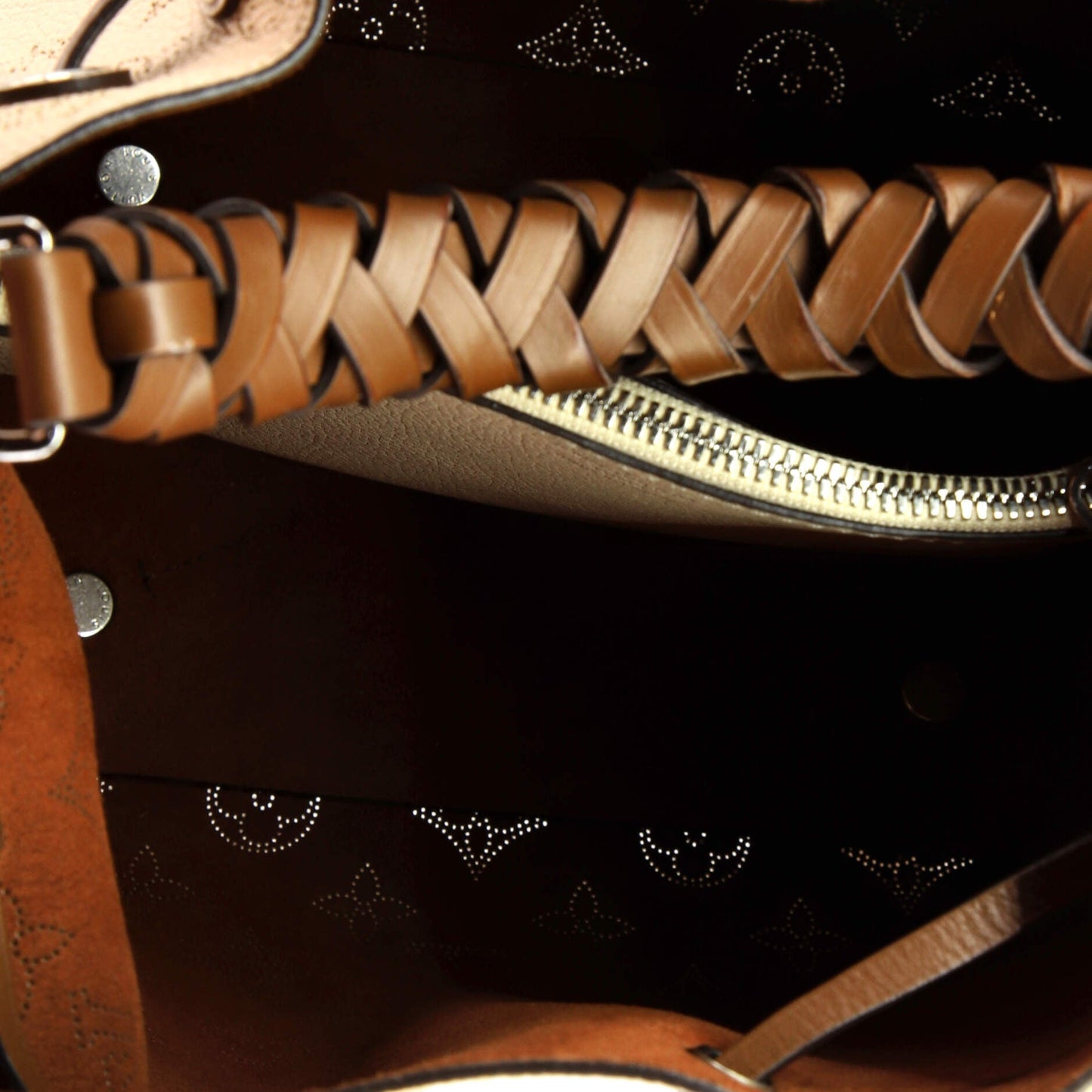 Louis Vuitton Muria Bucket Bag Flight Mode Mahina Leather