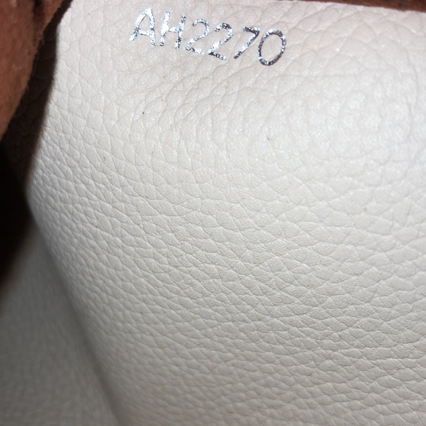 Louis Vuitton Muria Bucket Bag Flight Mode Mahina Leather