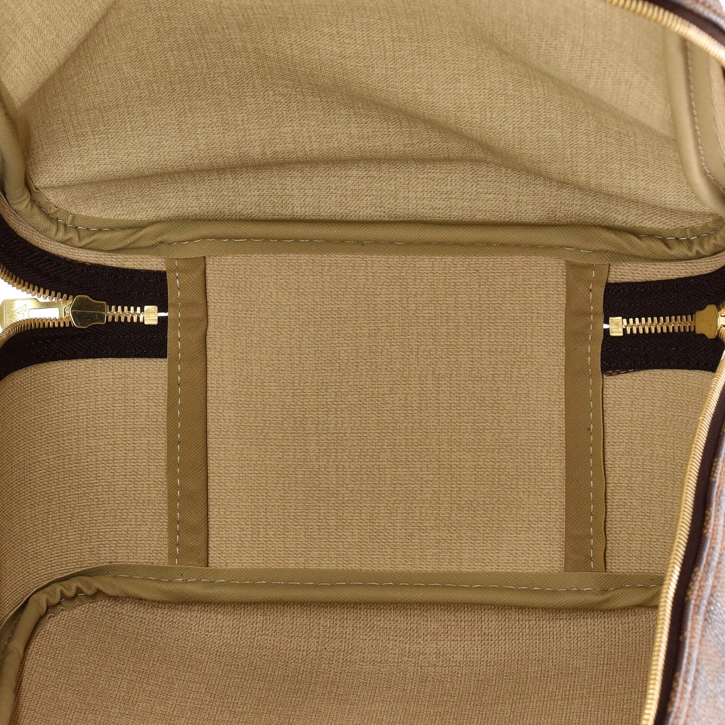 Louis Vuitton Excursion Handbag Damier