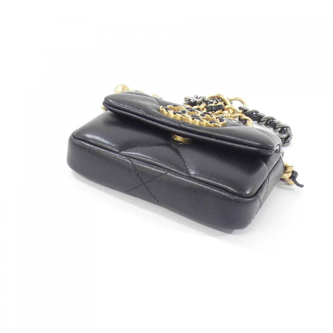 Chanel Chanel 19 Lambskin Waist Bag