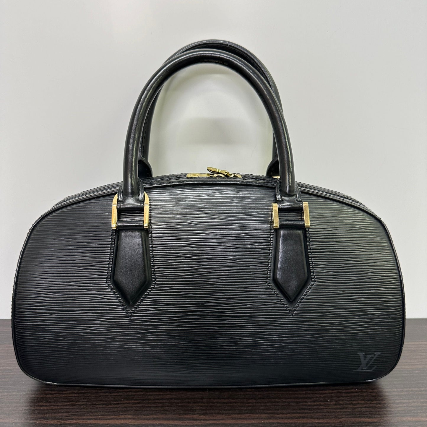 Louis Vuitton Epi Jasmine Handbag Black Leather  LB123072