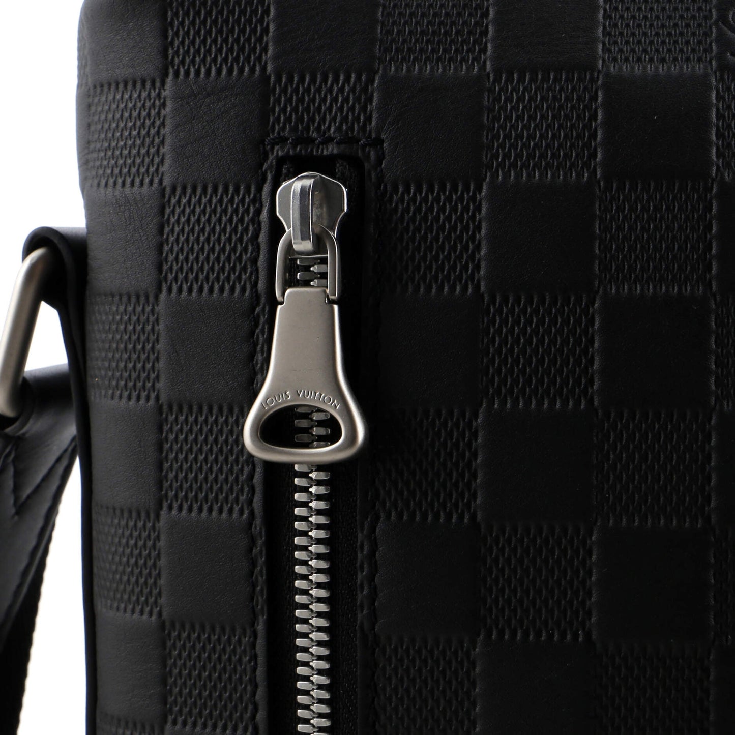Louis Vuitton Discovery Messenger Bag Damier Infini Leather BB