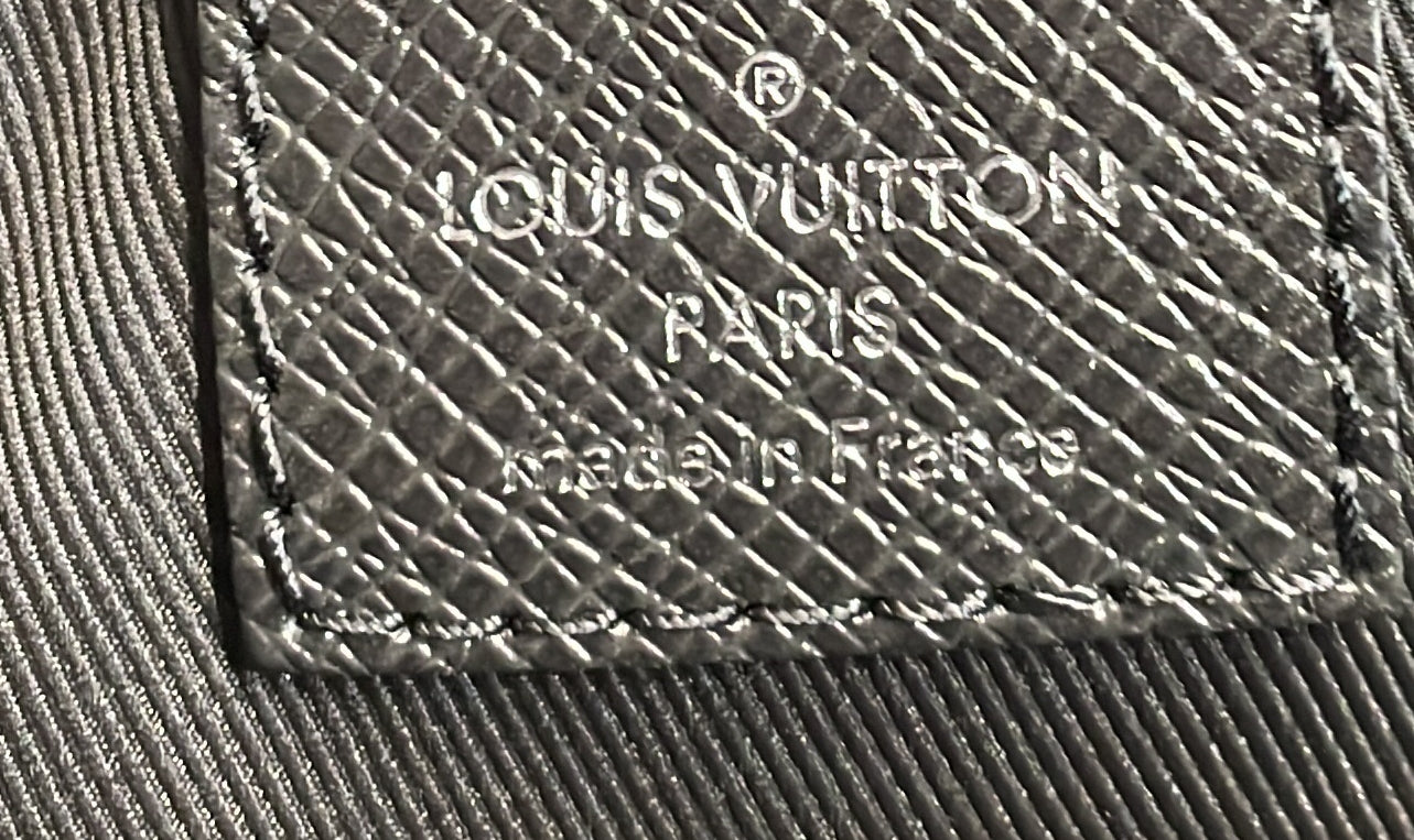 Louis Vuitton Vertical Tote Taiga Leather