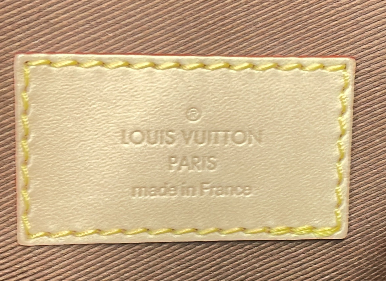 Louis Vuitton Sirius Handbag Monogram Canvas 55