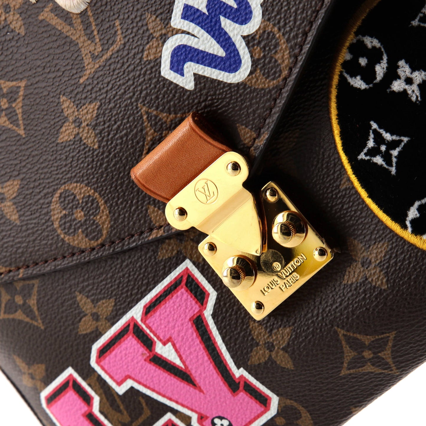 Louis Vuitton Pochette Metis Limited Edition Patches Monogram Canvas