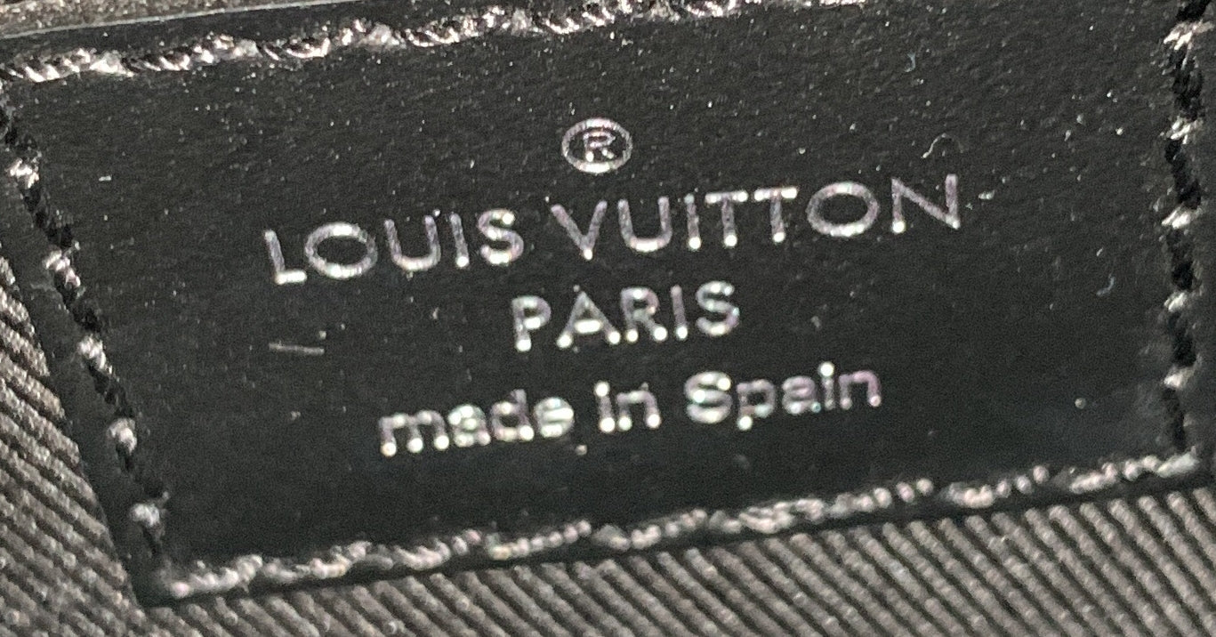 Louis Vuitton Studio Messenger Bag Limited Edition Damier Graphite 3D