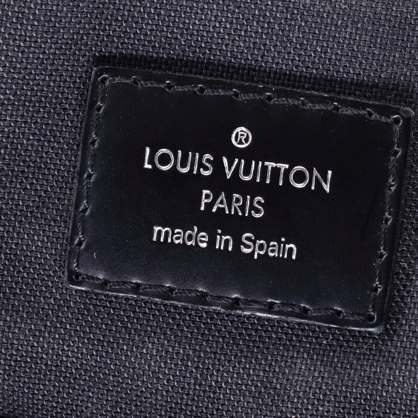 Louis Vuitton District Messenger Bag Damier Graphite MM