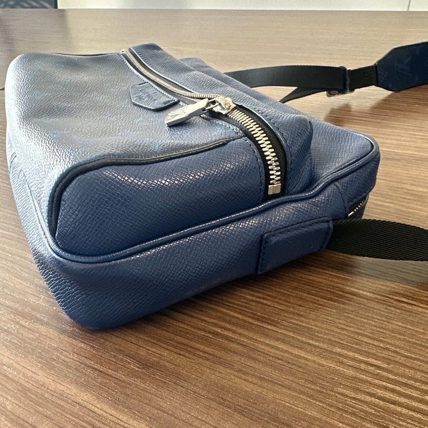 Louis Vuitton Outdoor Messenger PM Shoulder Bag LB122277