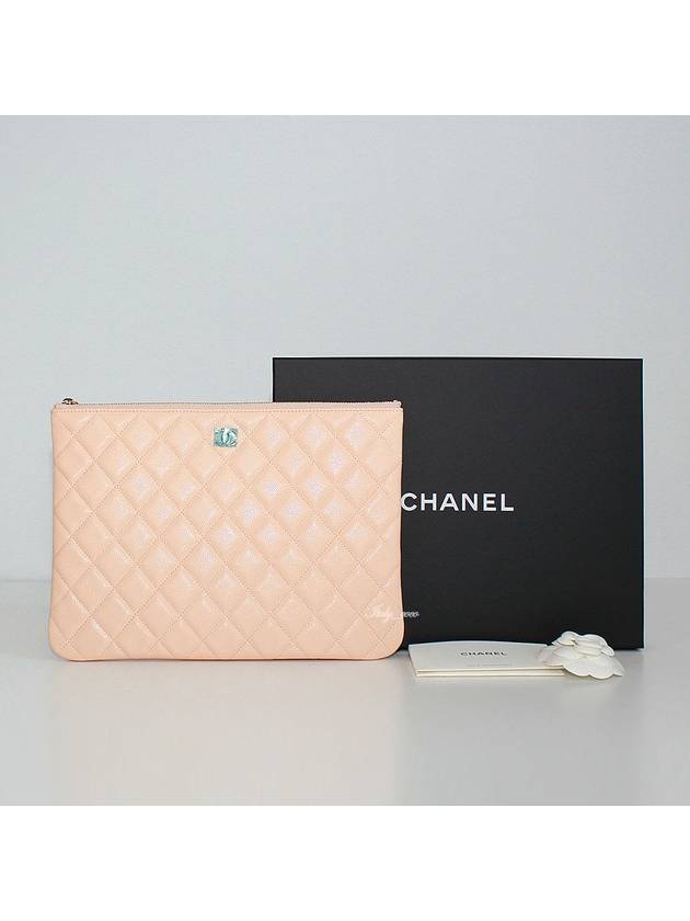 Chanel Medium Clutch - Ewore Bags