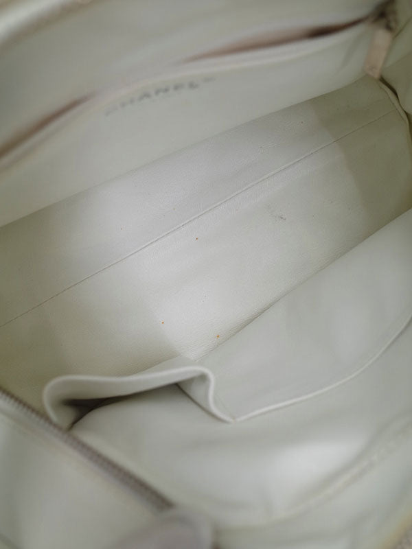 Chanel Matelasse Chain Shoulder Bag White