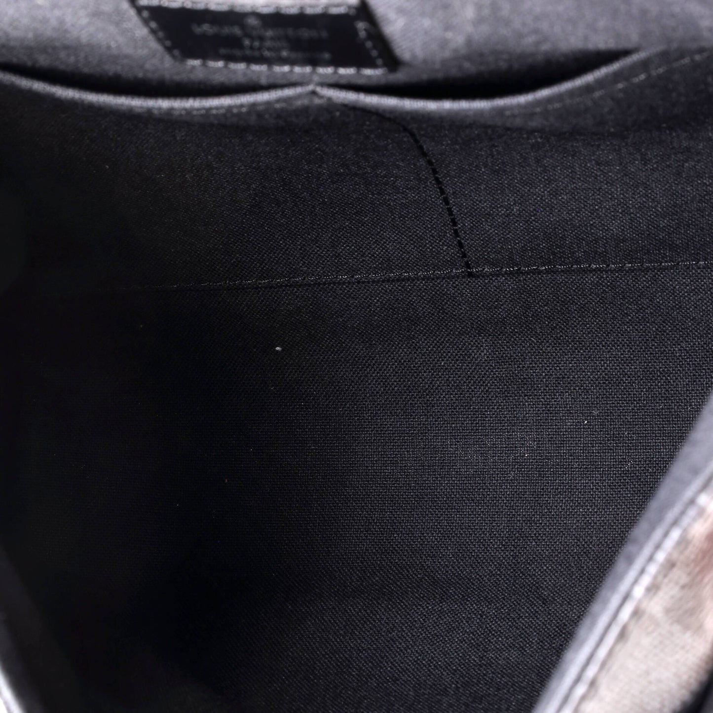 Louis Vuitton District Messenger Bag Damier Graphite PM