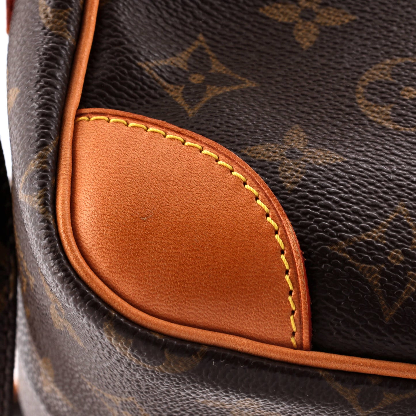 Louis Vuitton Nil Messenger Bag Monogram Canvas 28