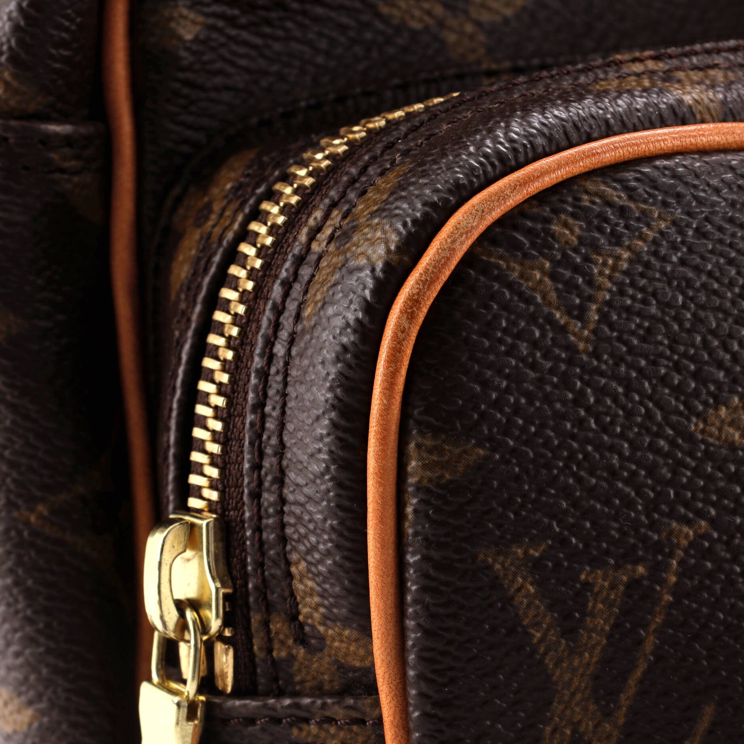 Louis Vuitton Nil Messenger Bag Monogram Canvas 28