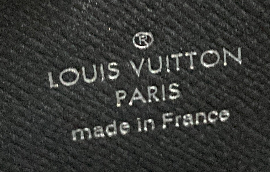 Louis Vuitton Pochette Voyage NM Taiga Leather MM