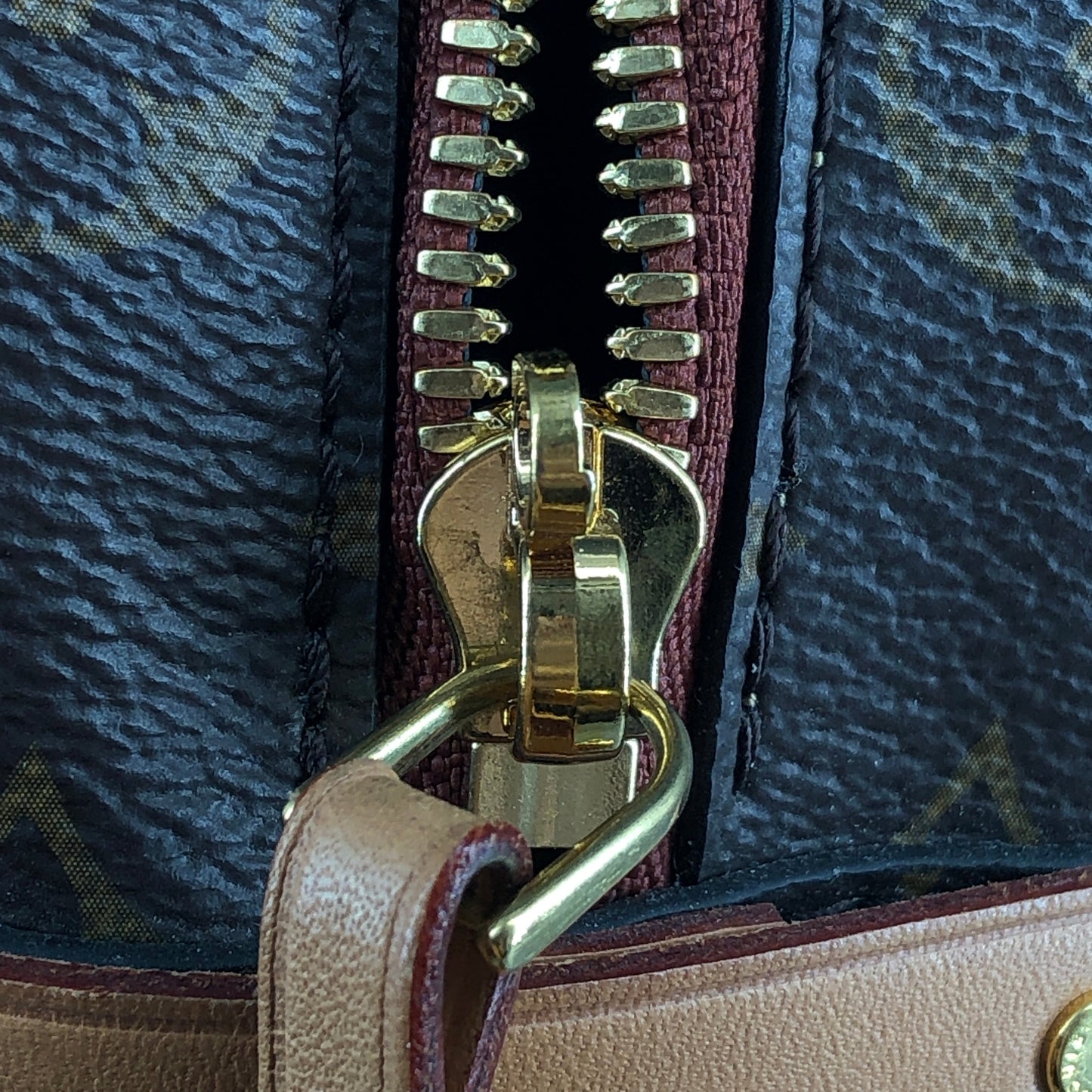 Louis Vuitton Monogram Canvas Boite Chapeau Souple Medium Round Crossbody Bag Brown