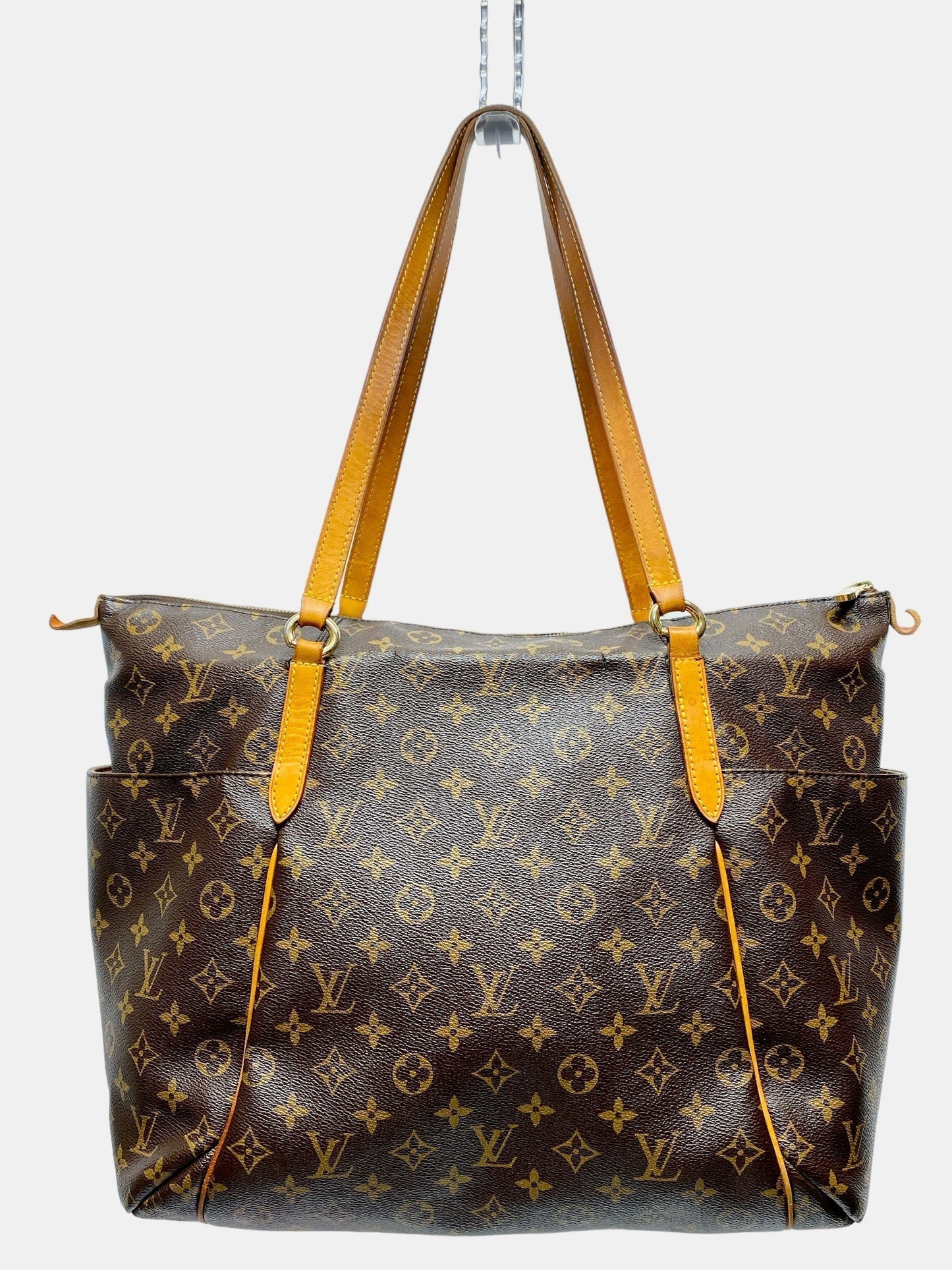 Handbag Luxury Designer By Louis Vuitton  Size: Large