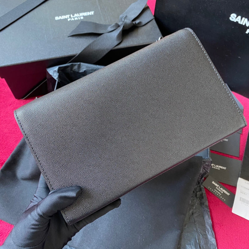 Yves Saint Laurent Runway Signature Handbag