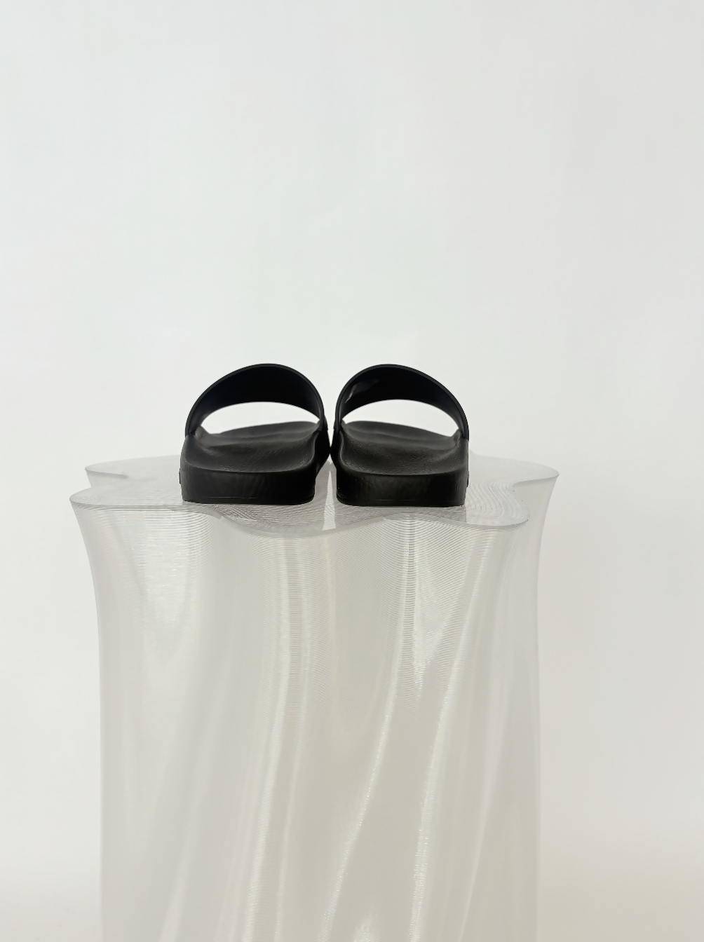 Gucci Black Rubber Logo Pool Slides