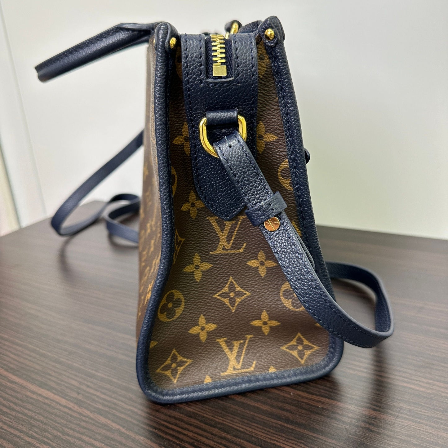 Louis Vuitton Popincourt Shoulder Bag LB124922