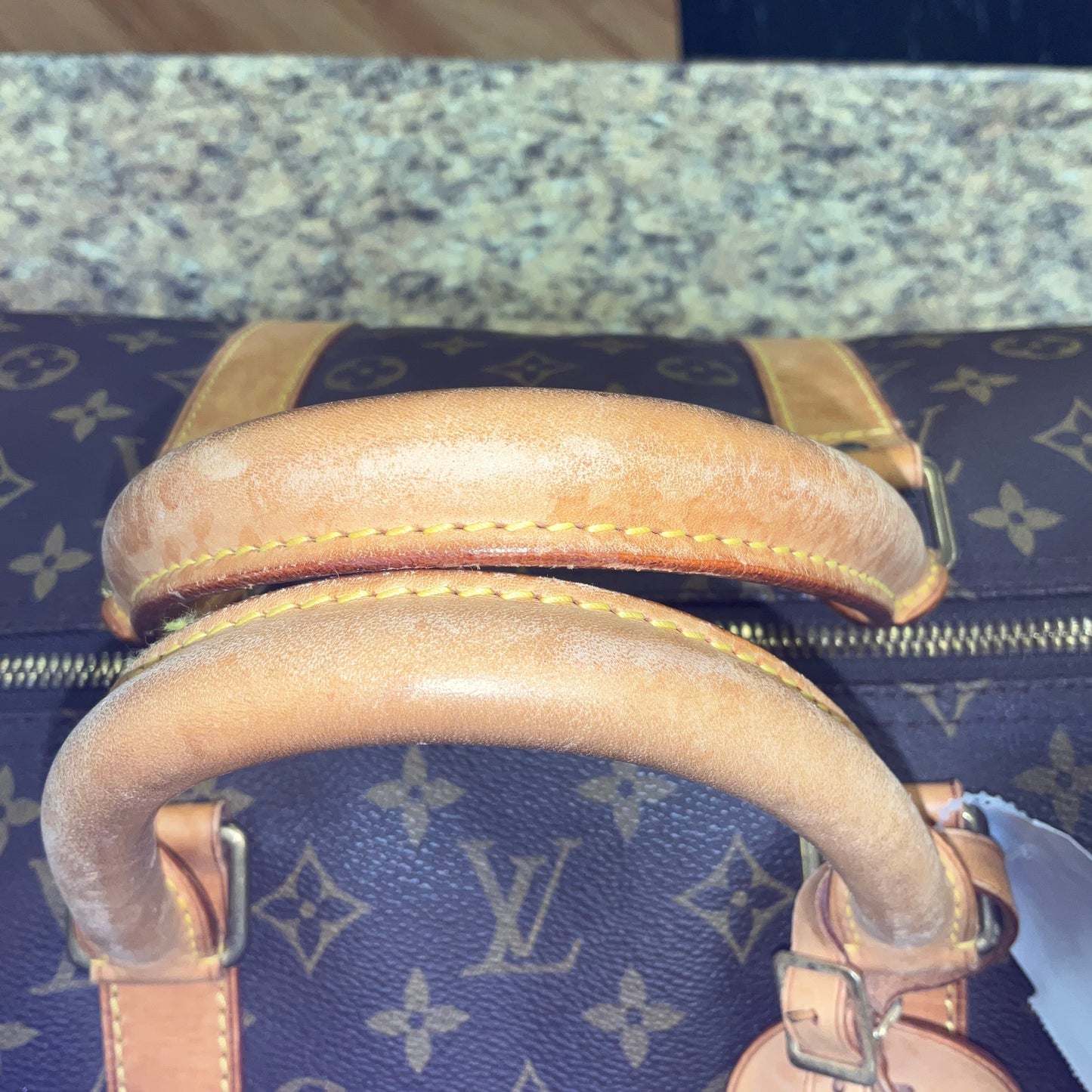 Duffle And Weekender Luxury Designer By Louis Vuitton Size: Large Handbag