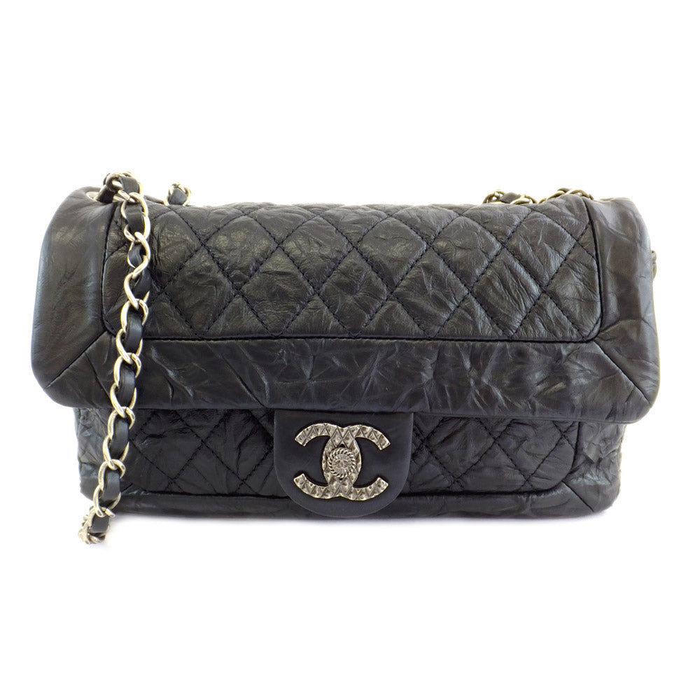CHANEL Chanel Matrasse W Chain Flap Shoulder Bag    Processing Black Metal  Red Background