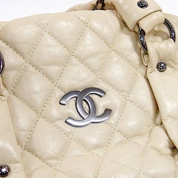 Chanel Matelasse Tote Ivory Horizontal Shoulder Bag Diamond Quilted