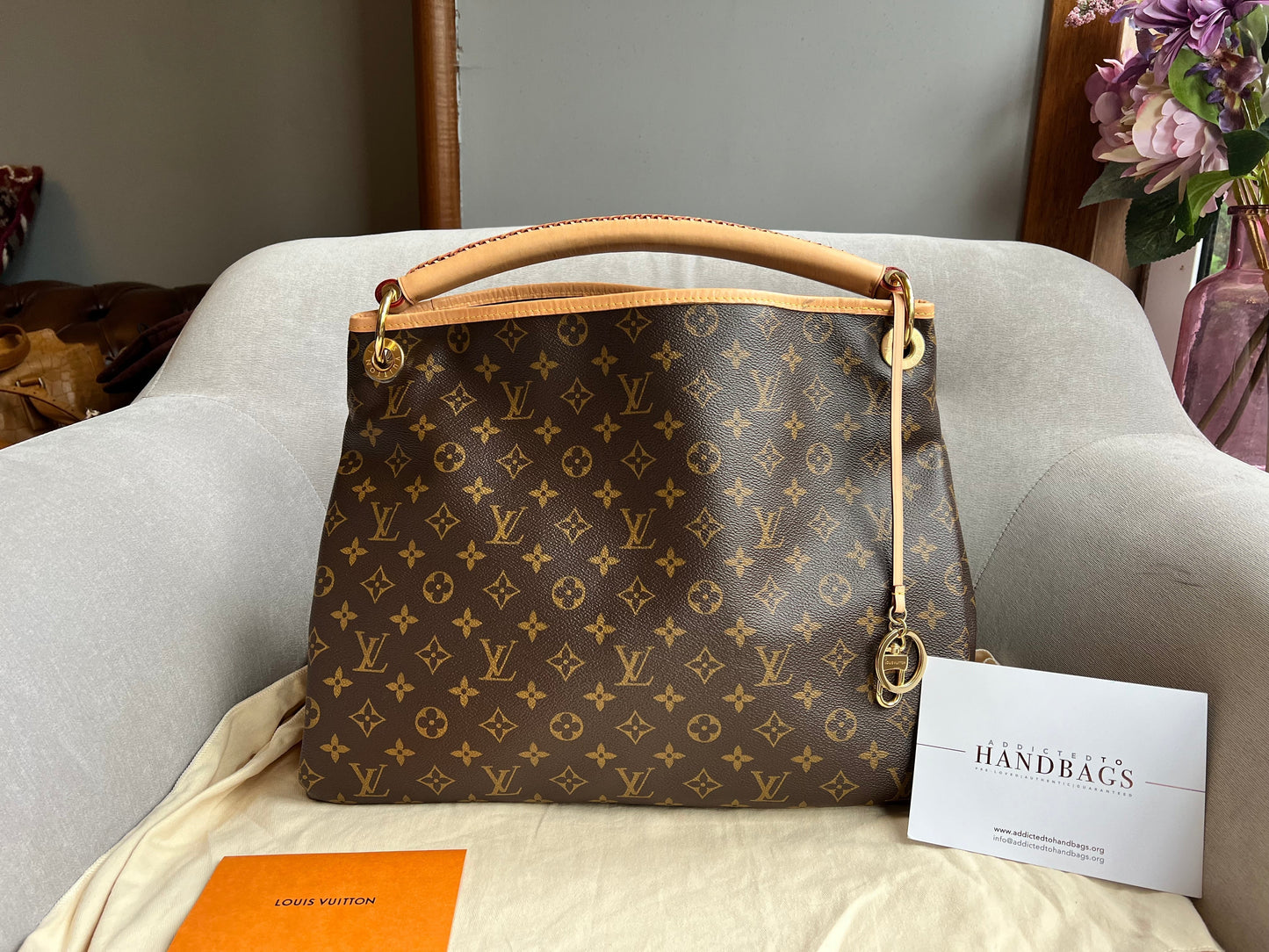 Louis Vuitton Artsy MM Monogram