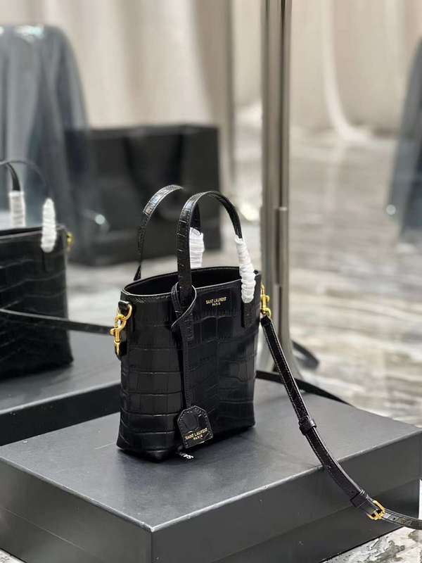 Yves Saint Laurent Editorial Everyday Handbag