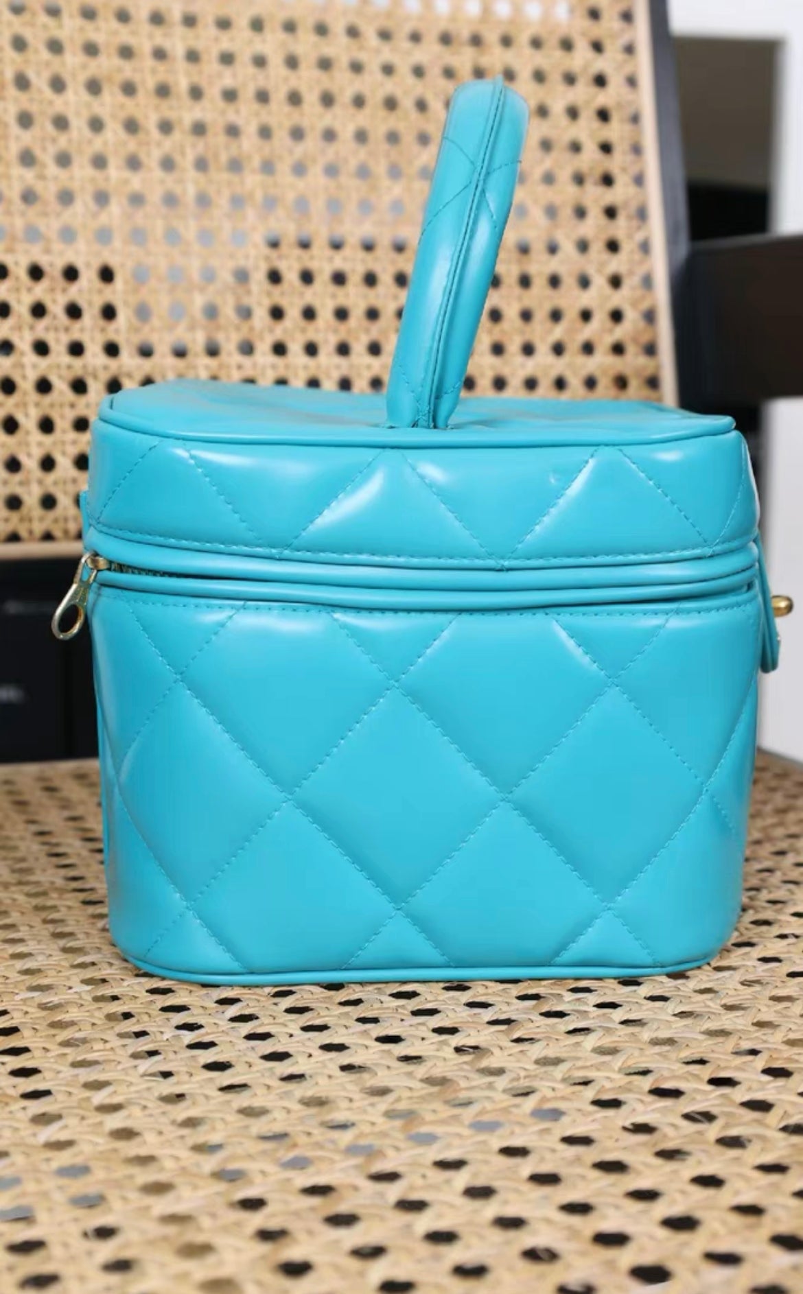 CHANEL 1995  "BARBIE" BLUE PATENT HEART-MIRROR VANITY CASE BAG