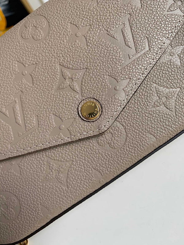 Louis Vuitton Luxury Bags 1819