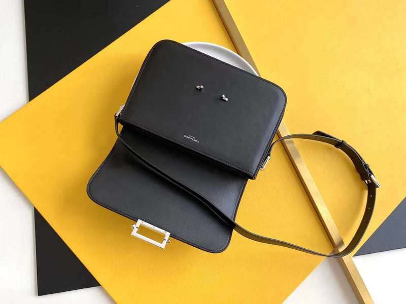 Yves Saint Laurent - Bags 113