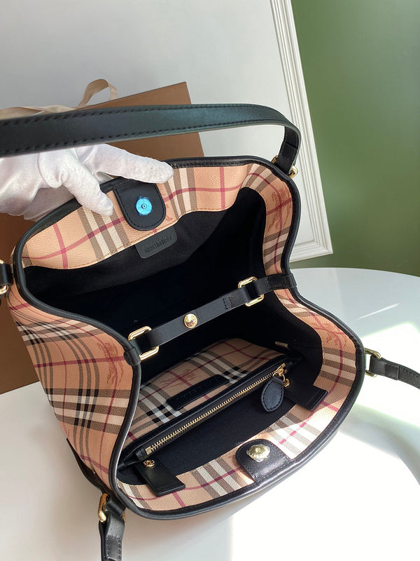 Burberry Clutch Bag - Ewore Bags