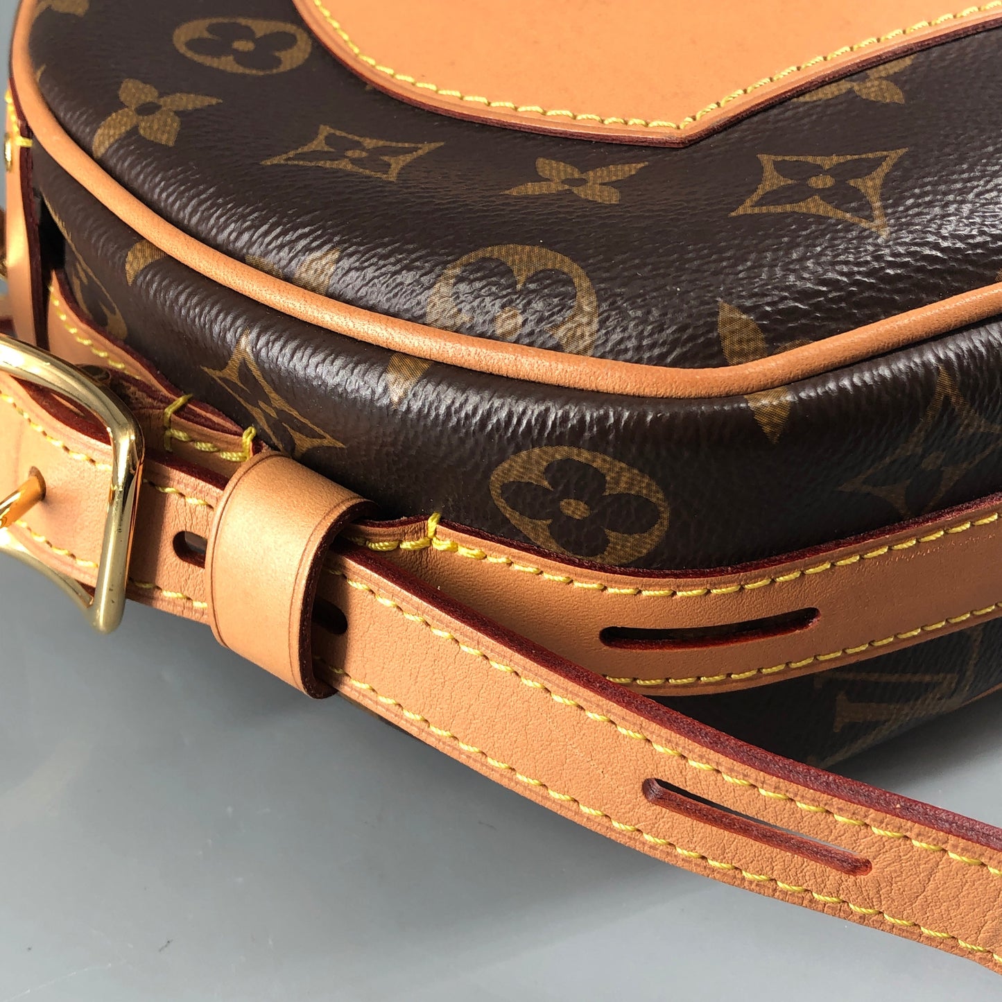 Louis Vuitton Monogram Canvas Boite Chapeau Souple Medium Round Crossbody Bag Brown