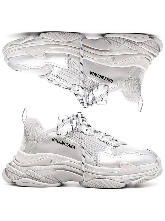 Luxury Balenciaga Trending 2026 Triple S Low Top Sneakers Silver Metallic