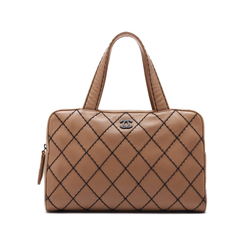 CHANEL CHANEL Wild Stitch Handbag Car Freshers Beige X Black Shoulder Bag Mini Shoulder Bag  Bag Hybrid ? Delivery? Khao Yamamoto Online