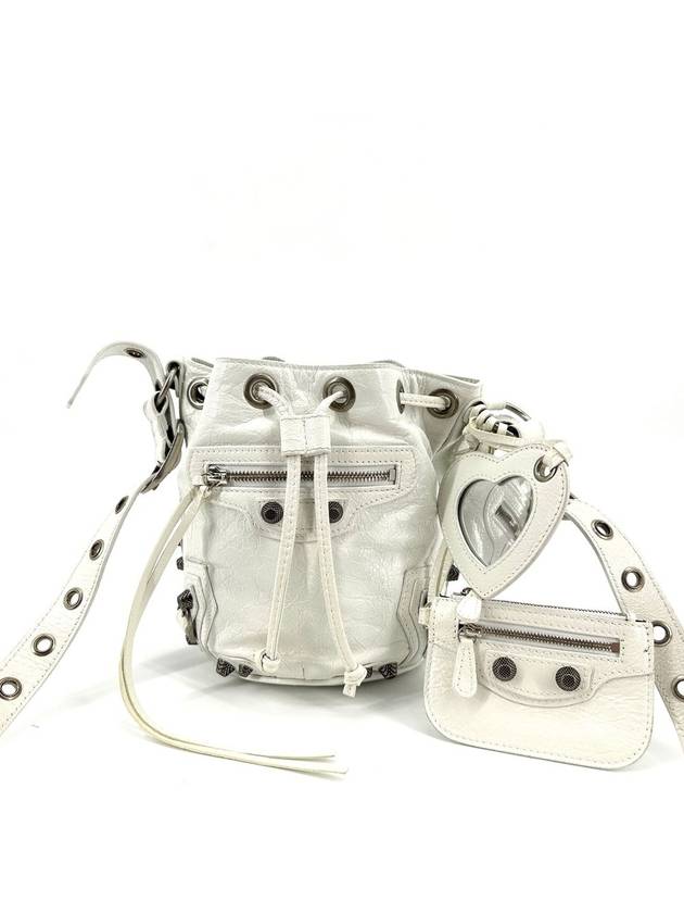 Luxury Balenciaga Trending 2026 Lecagol bucket bag xs cross 702431