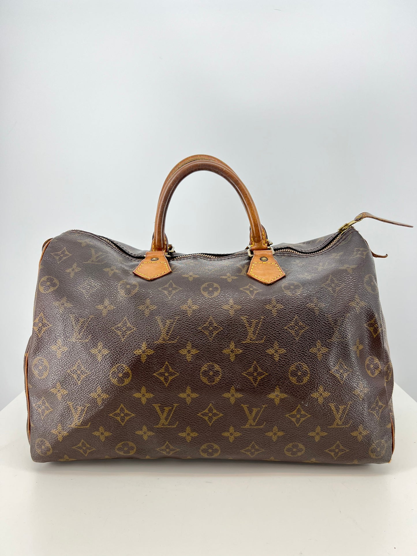 Handbag Luxury Designer By Louis Vuitton Size: Large