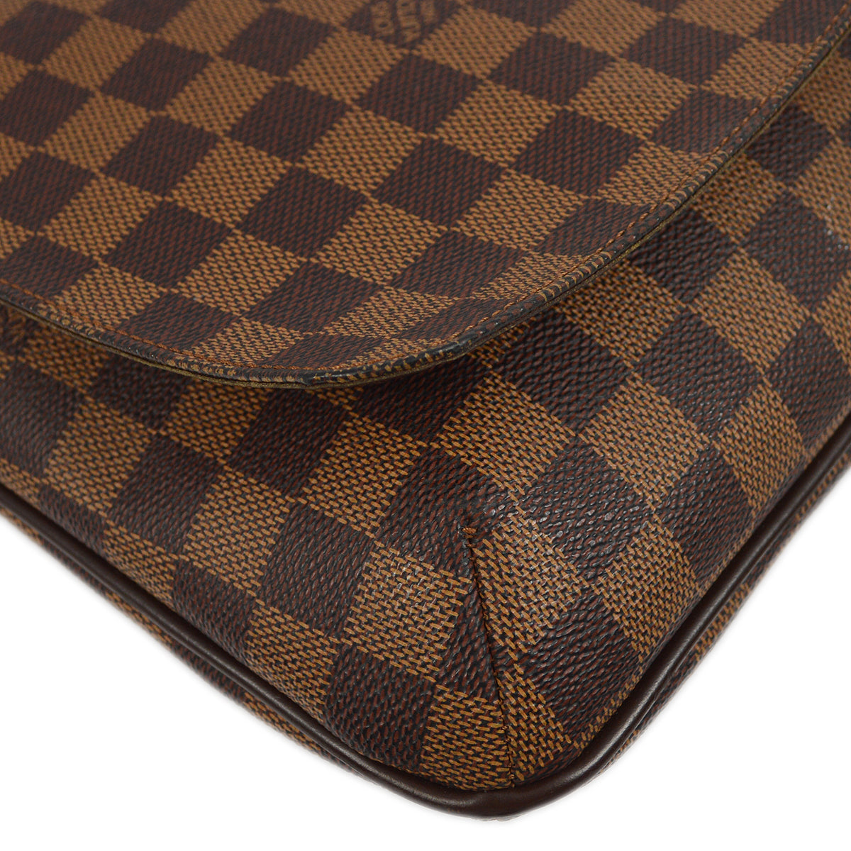 Louis Vuitton 2002 Damier M tte Salsa Short N51260