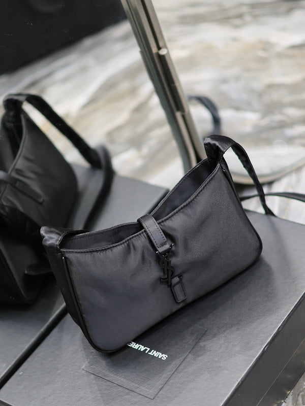 Yves Saint Laurent - Bags - 166