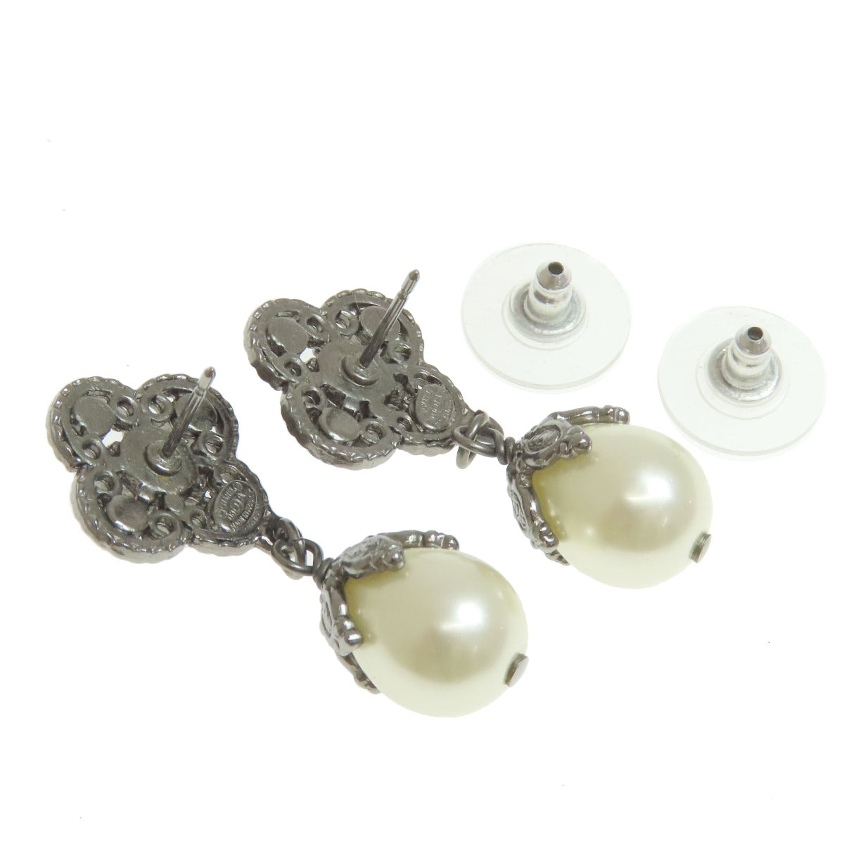 CHANEL Pierce metallic Silver COCO Mark