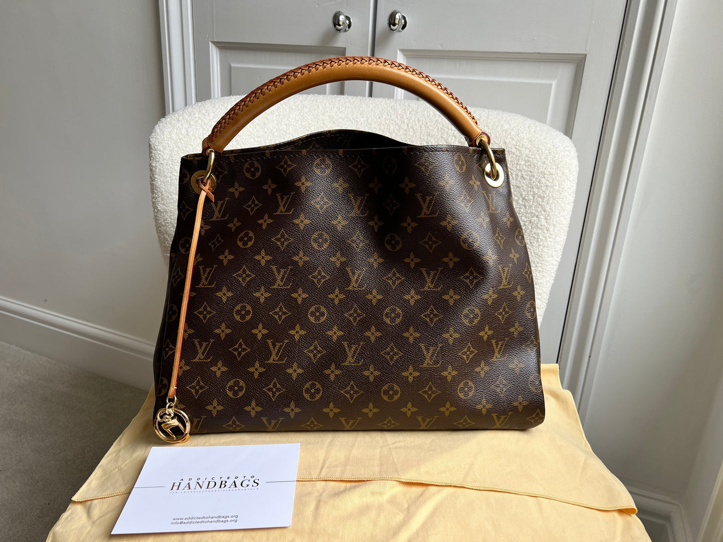 Louis Vuitton Artsy MM Monogram