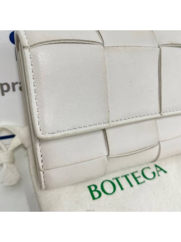 Luxury Bottega Veneta women s wallet
