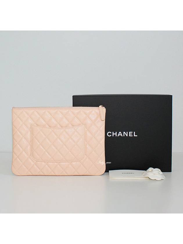Chanel Medium Clutch - Ewore Bags