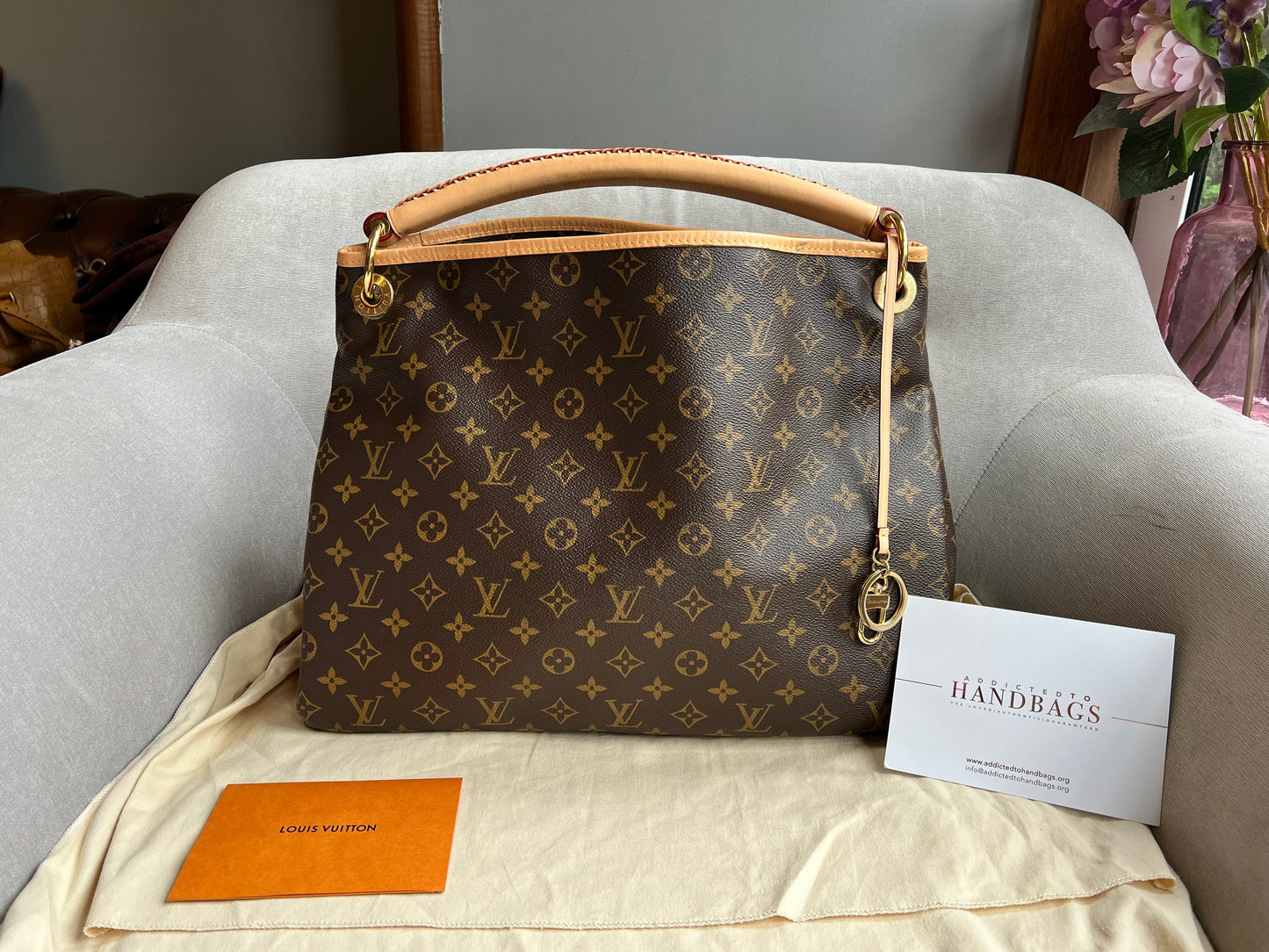 Louis Vuitton Artsy MM Monogram