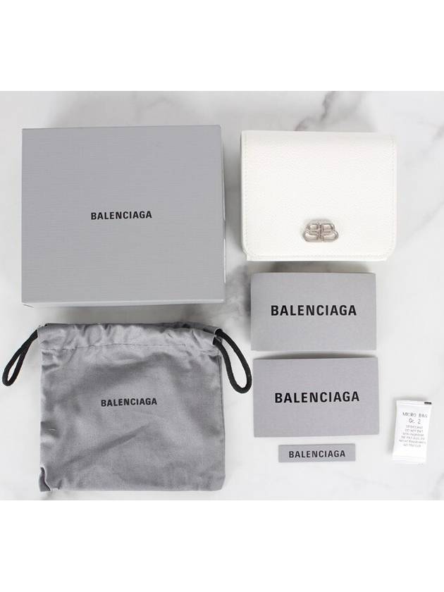 Luxury Balenciaga Trending 2026 BB silver bi fold wallet white