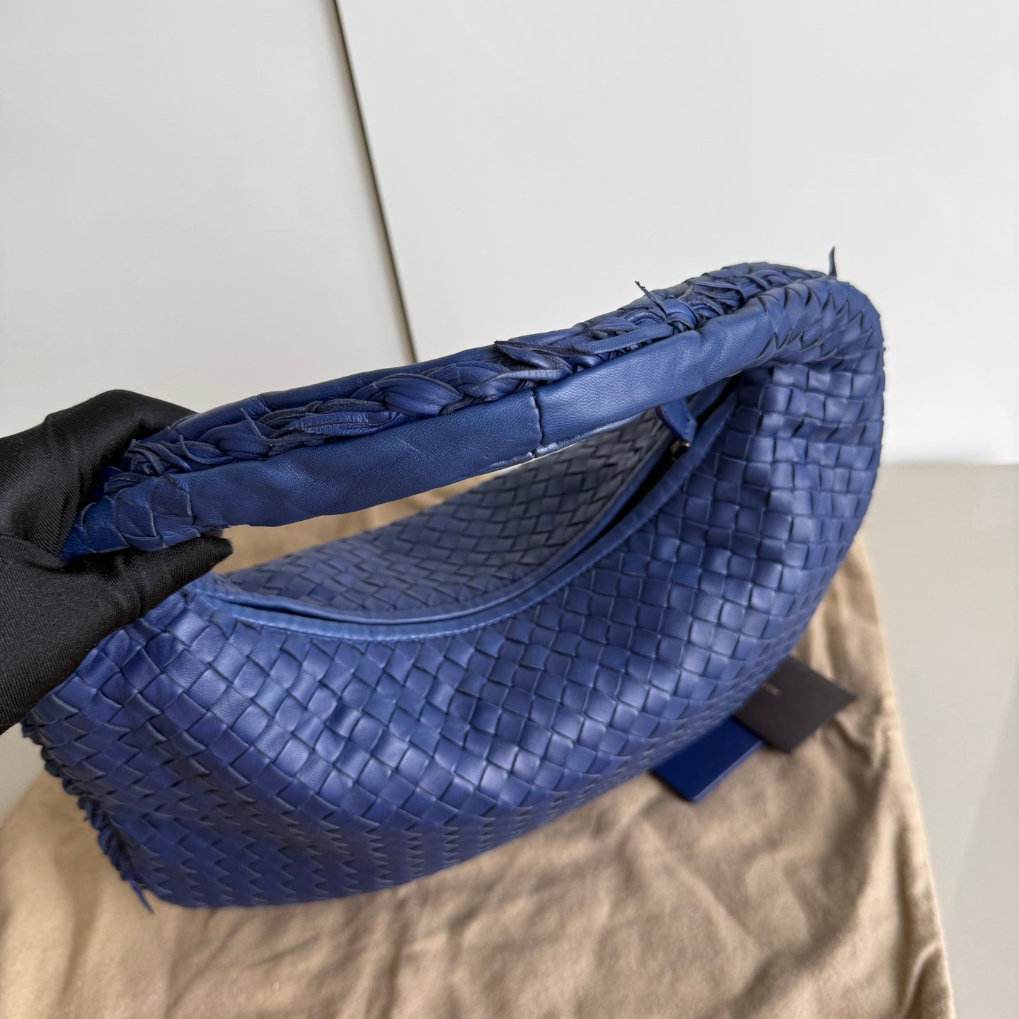 Bottega Veneta Veneta Hobo Small Navy Intrecciato Leather Bag 40cm