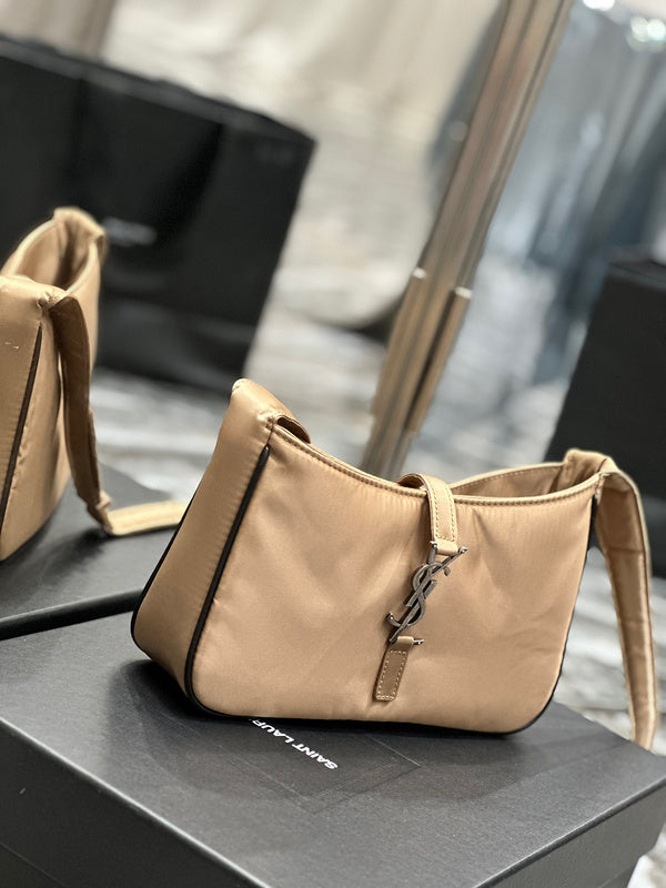Yves Saint Laurent - Bags - 162