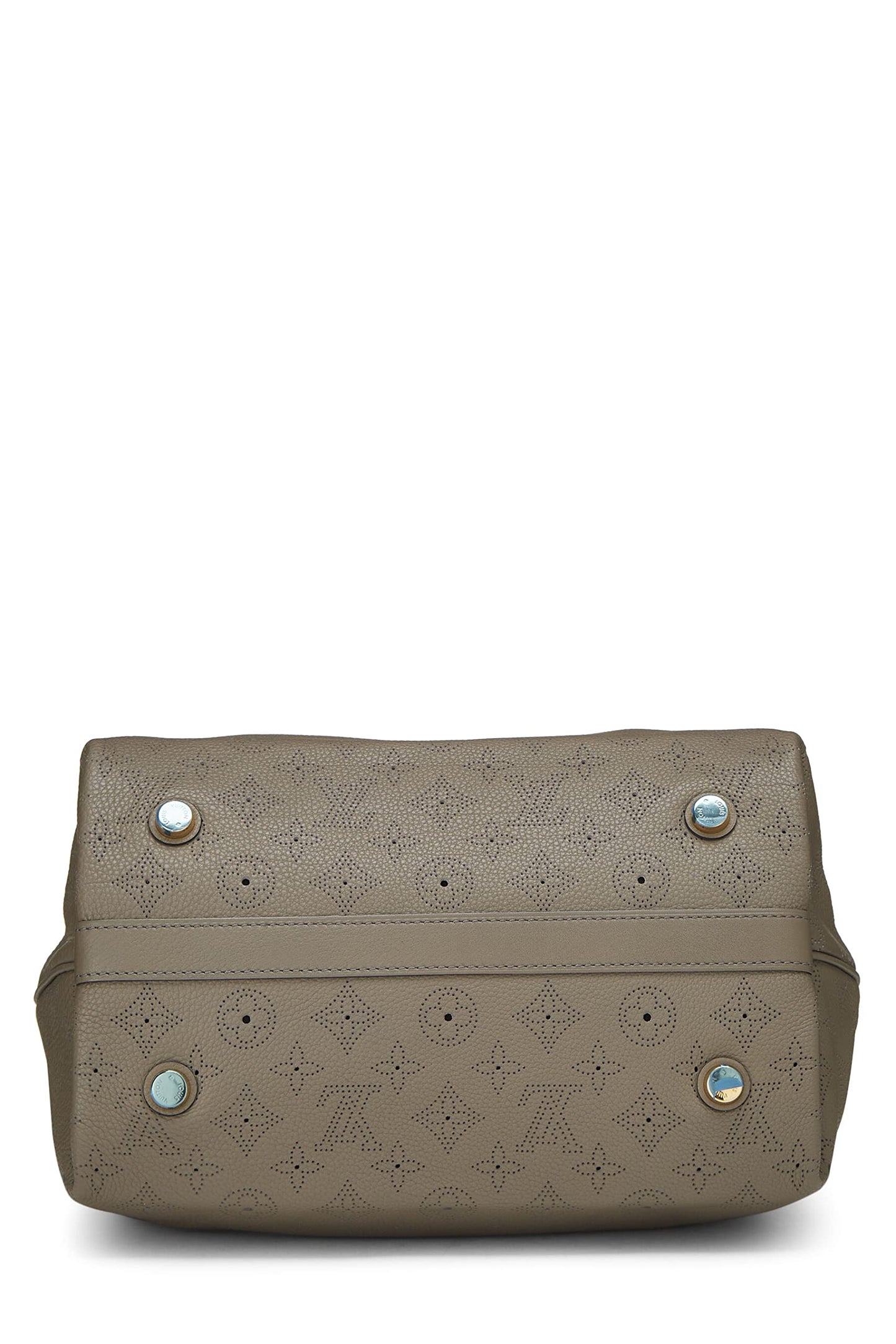 Louis Vuitton, Grey Monogram Mahina Sevres PM, Grey
